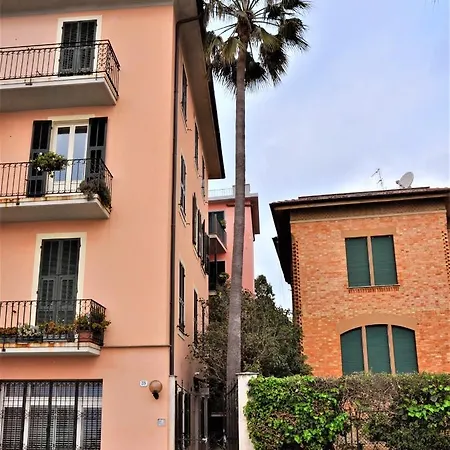 Апартаменты La Palma Vacanze In Riva Al Mare Диано-Марина