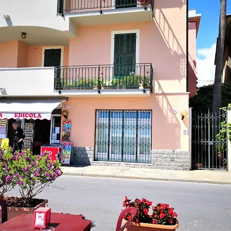 La Palma Vacanze In Riva Al Mare * Diano Marina